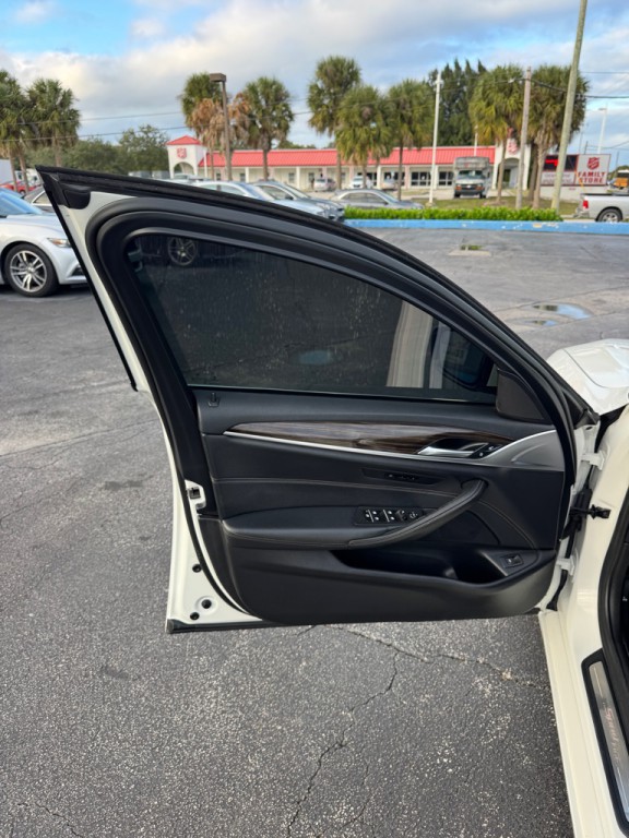 2019 BMW 5 Series Image 16