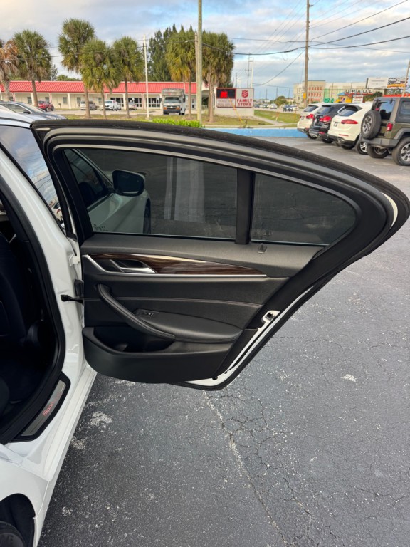 2019 BMW 5 Series Image 17