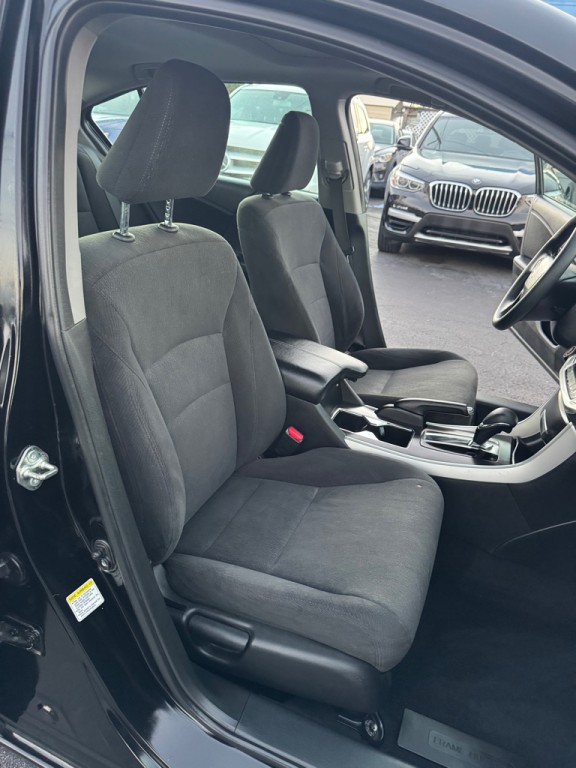 2015 Honda Accord Image 12