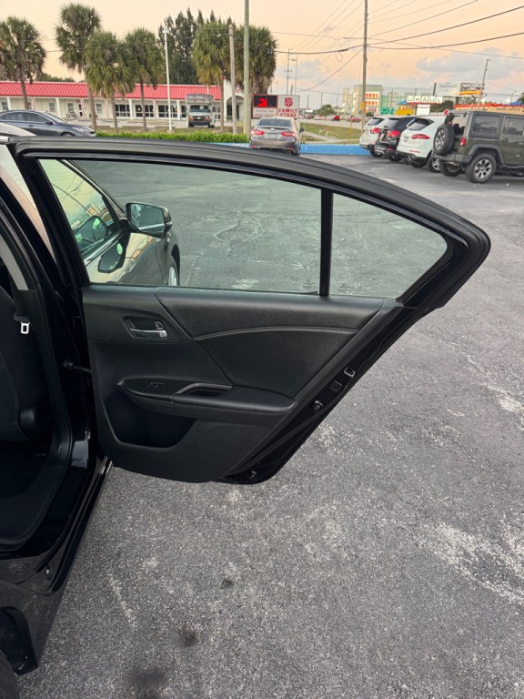 2015 Honda Accord Image 15