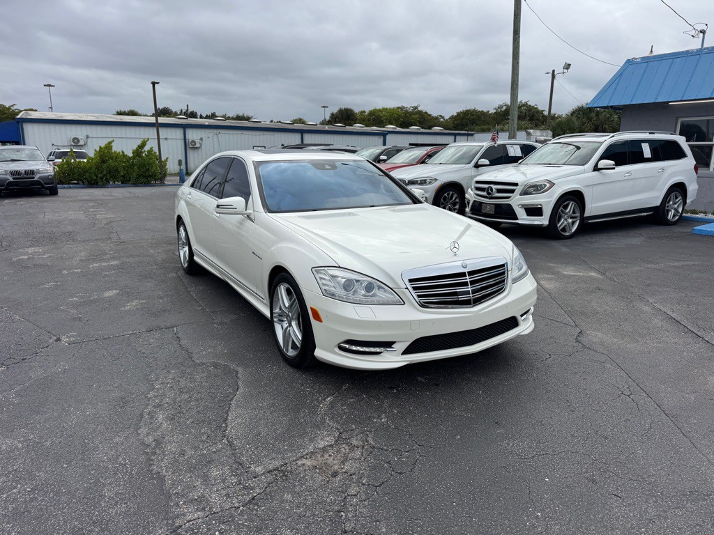 2013 Mercedes-Benz S-Class Image 3