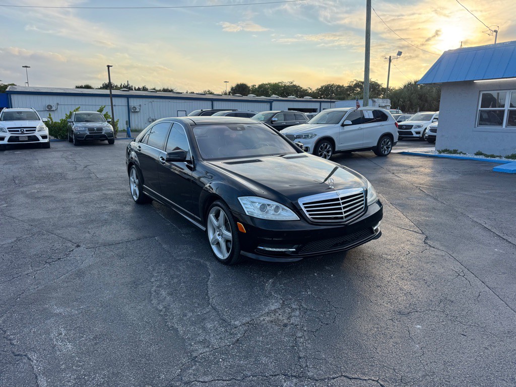 2013 Mercedes-Benz S-Class Image 3