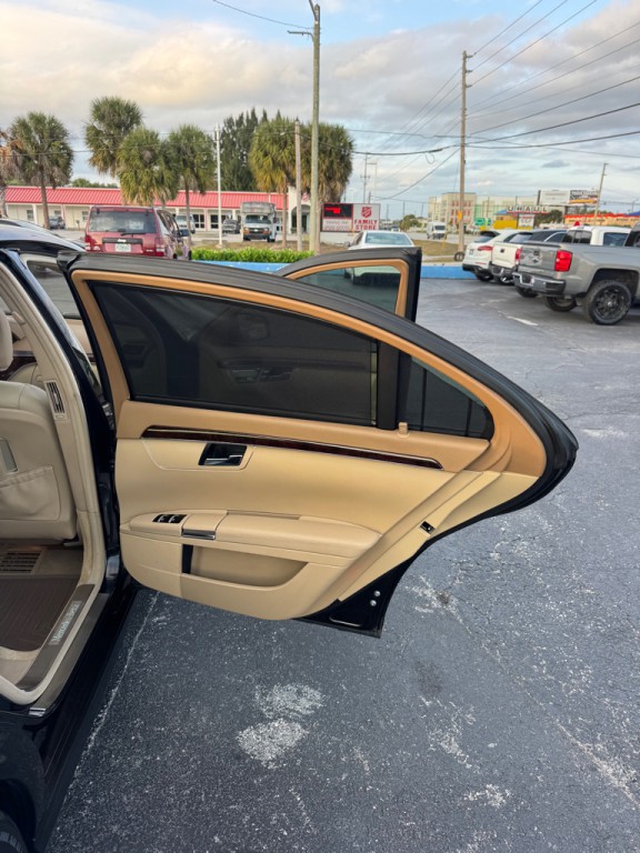 2013 Mercedes-Benz S-Class Image 16