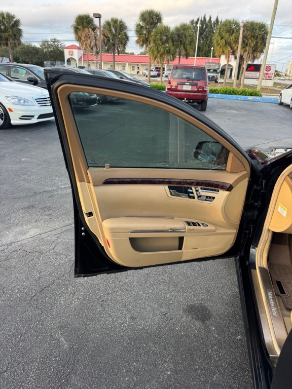 2013 Mercedes-Benz S-Class Image 17