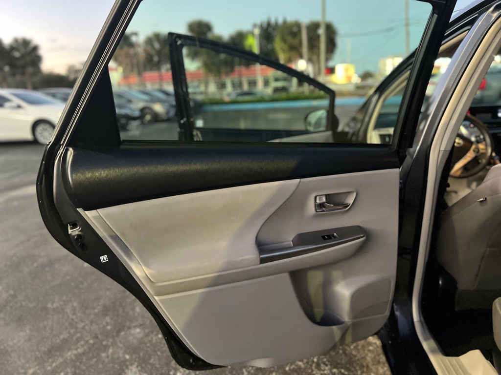 2015 Toyota Prius Image 8