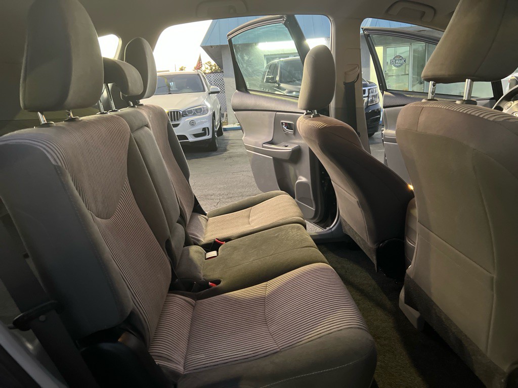 2015 Toyota Prius Image 11