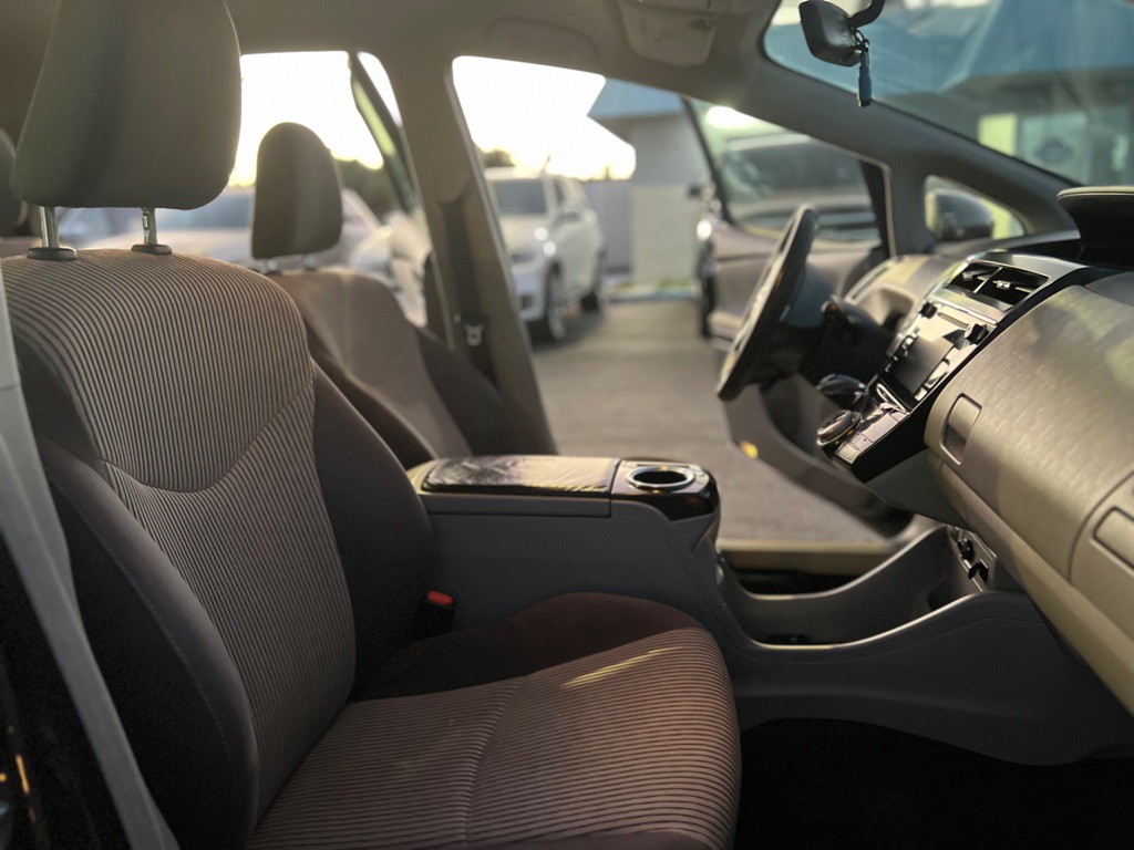 2015 Toyota Prius Image 13