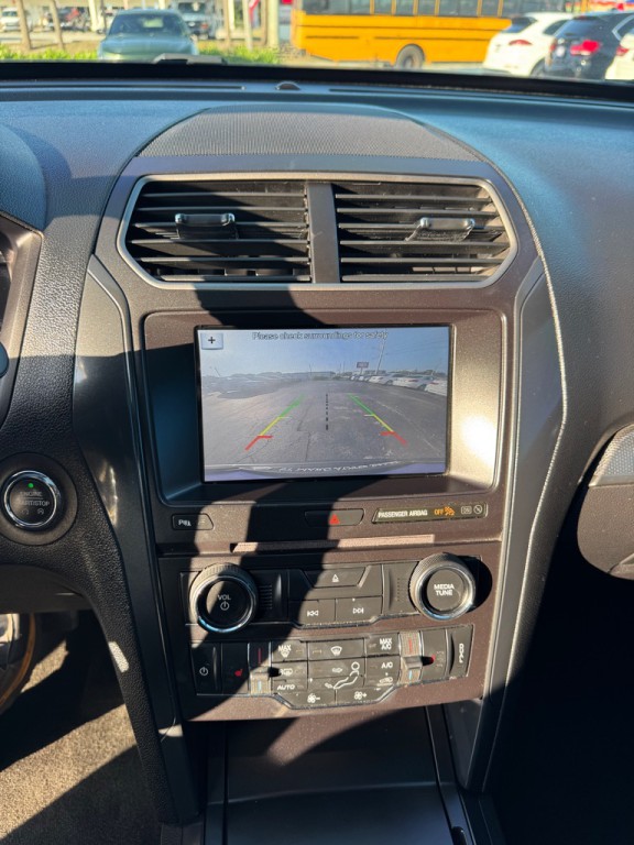2018 Ford Explorer Image 14