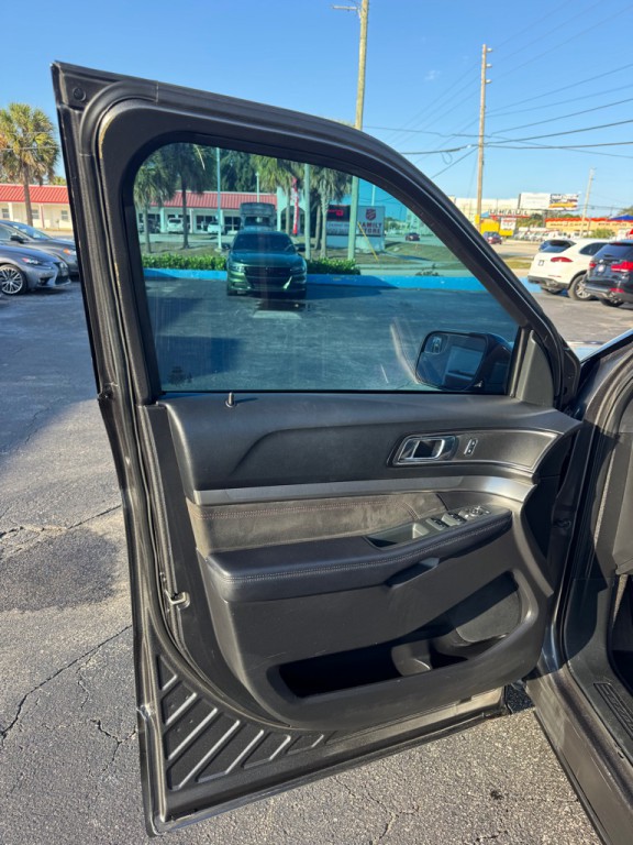 2018 Ford Explorer Image 16