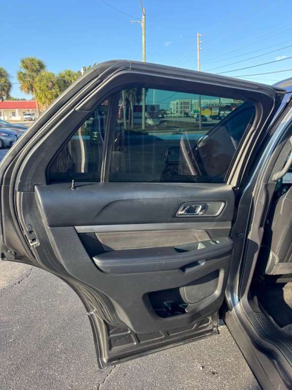 2018 Ford Explorer Image 17