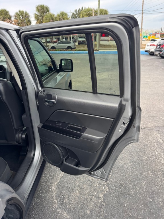 2016 Jeep Patriot Image 16