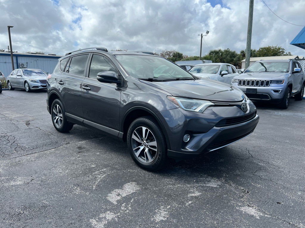 2017 Toyota Rav4 Image 4