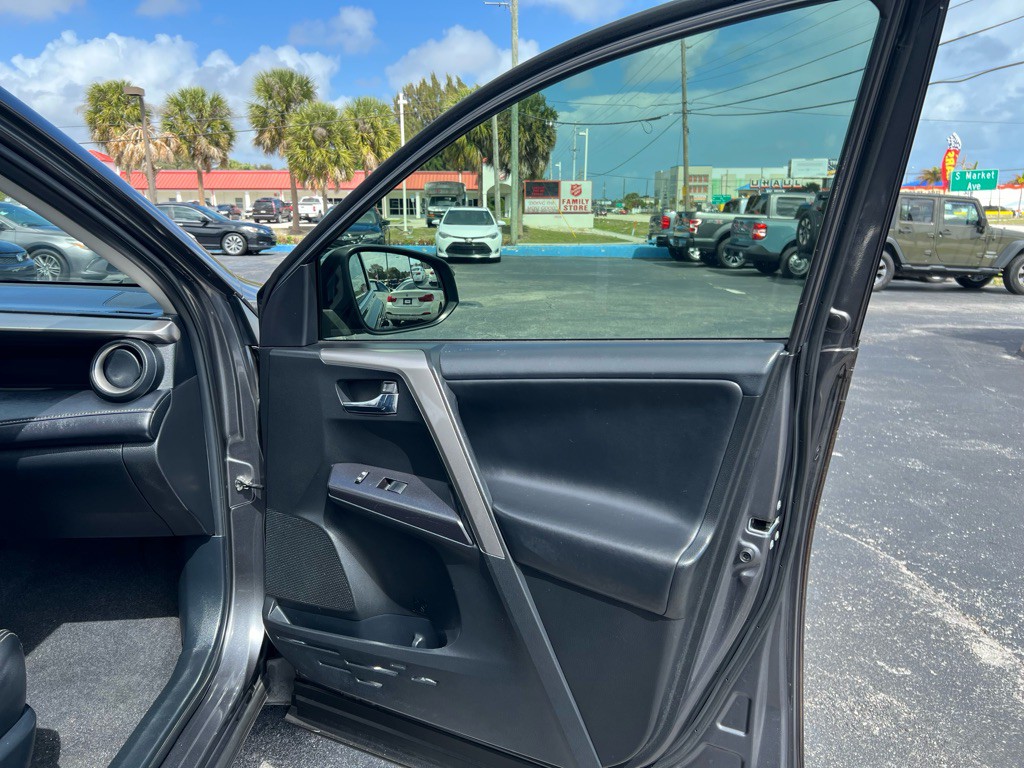 2017 Toyota Rav4 Image 15