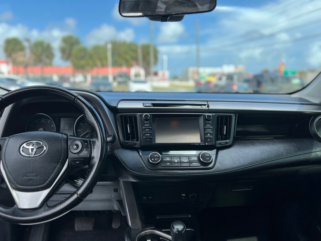 2017 Toyota Rav4 Image 17