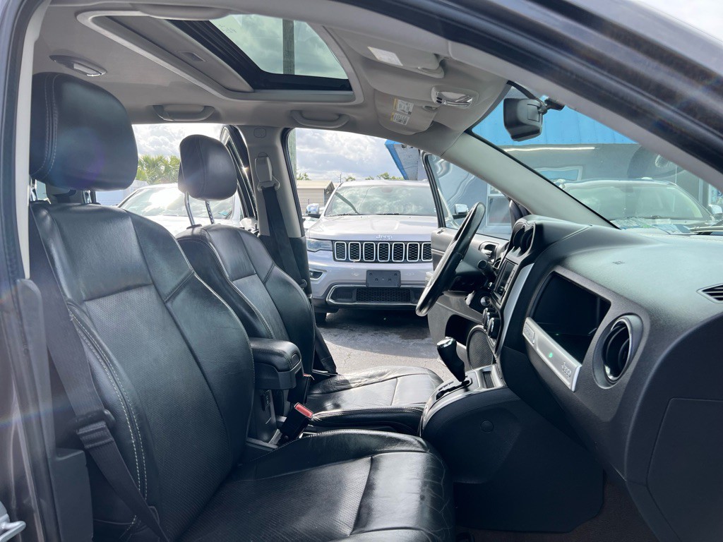 2015 Jeep Compass Image 17