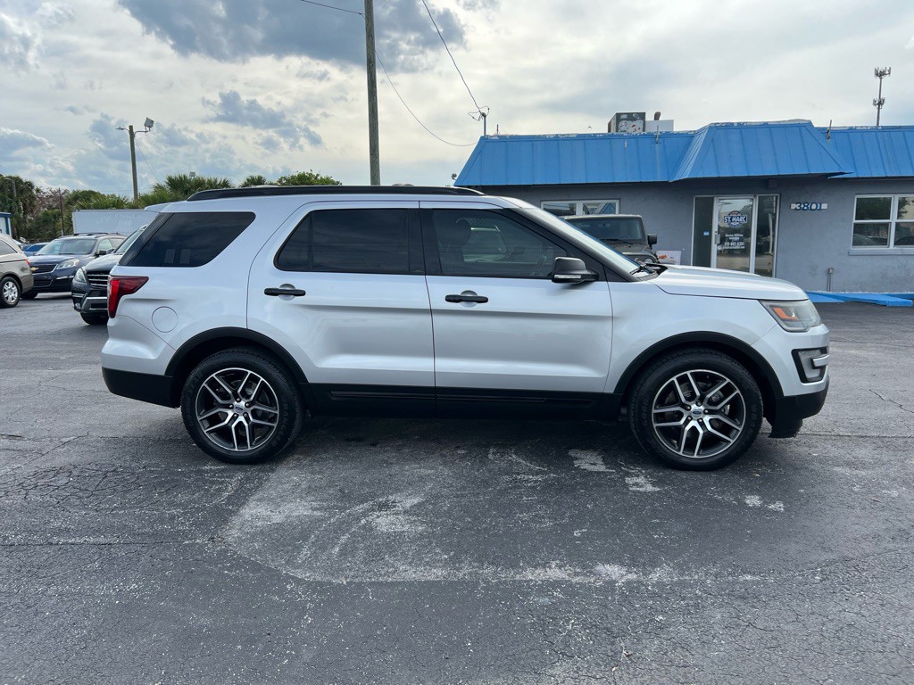 2017 Ford Explorer Image 5