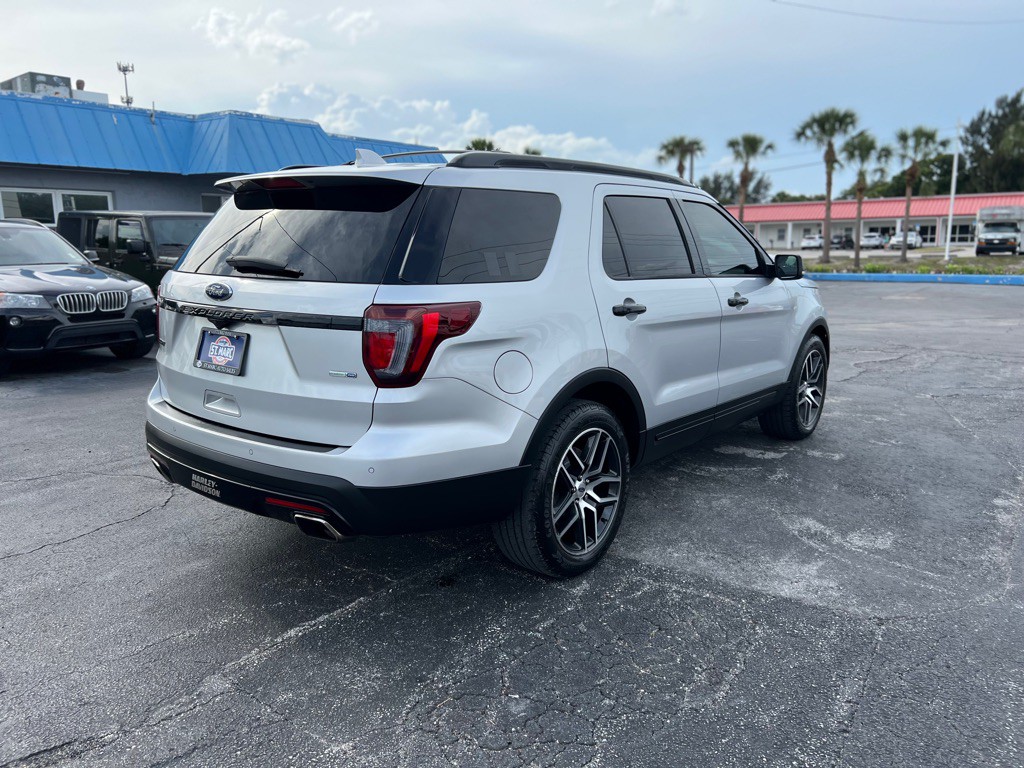 2017 Ford Explorer Image 6