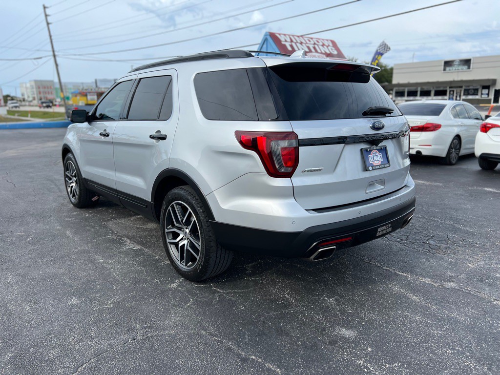 2017 Ford Explorer Image 8