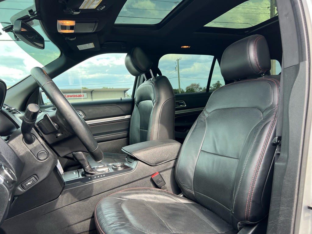 2017 Ford Explorer Image 10