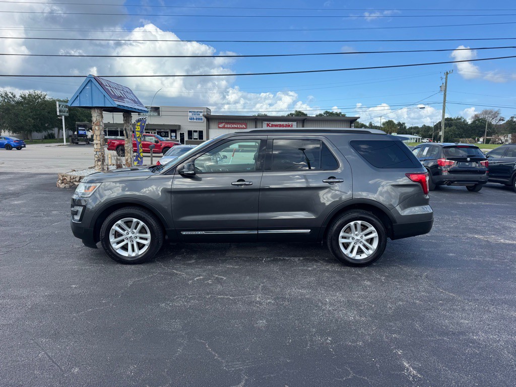2017 Ford Explorer Image 4