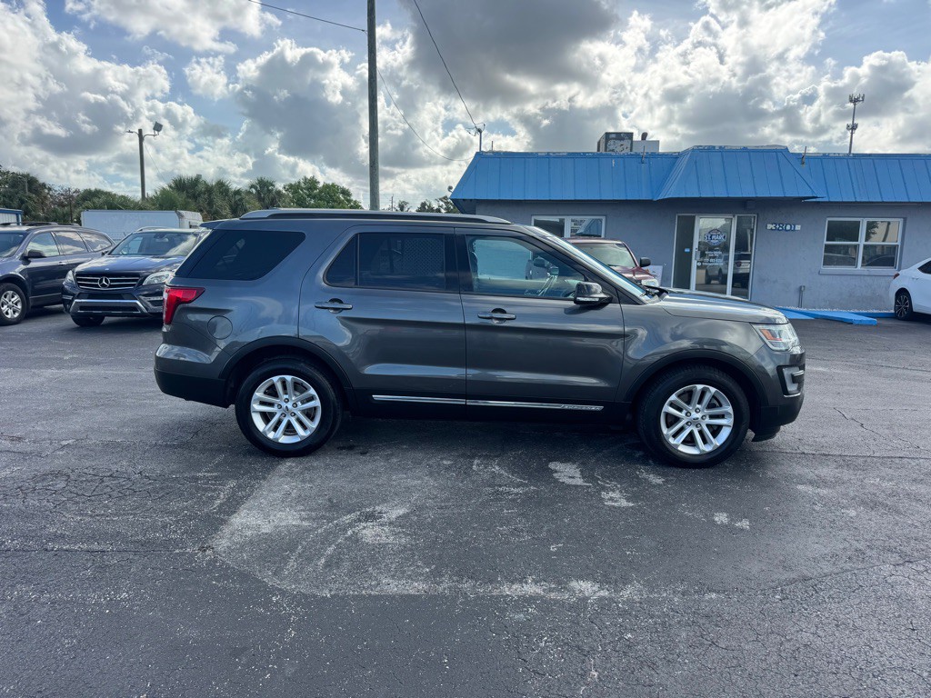 2017 Ford Explorer Image 5