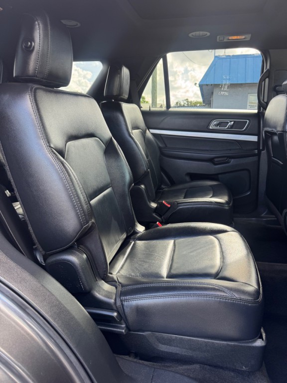 2017 Ford Explorer Image 14