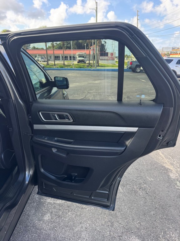 2017 Ford Explorer Image 17