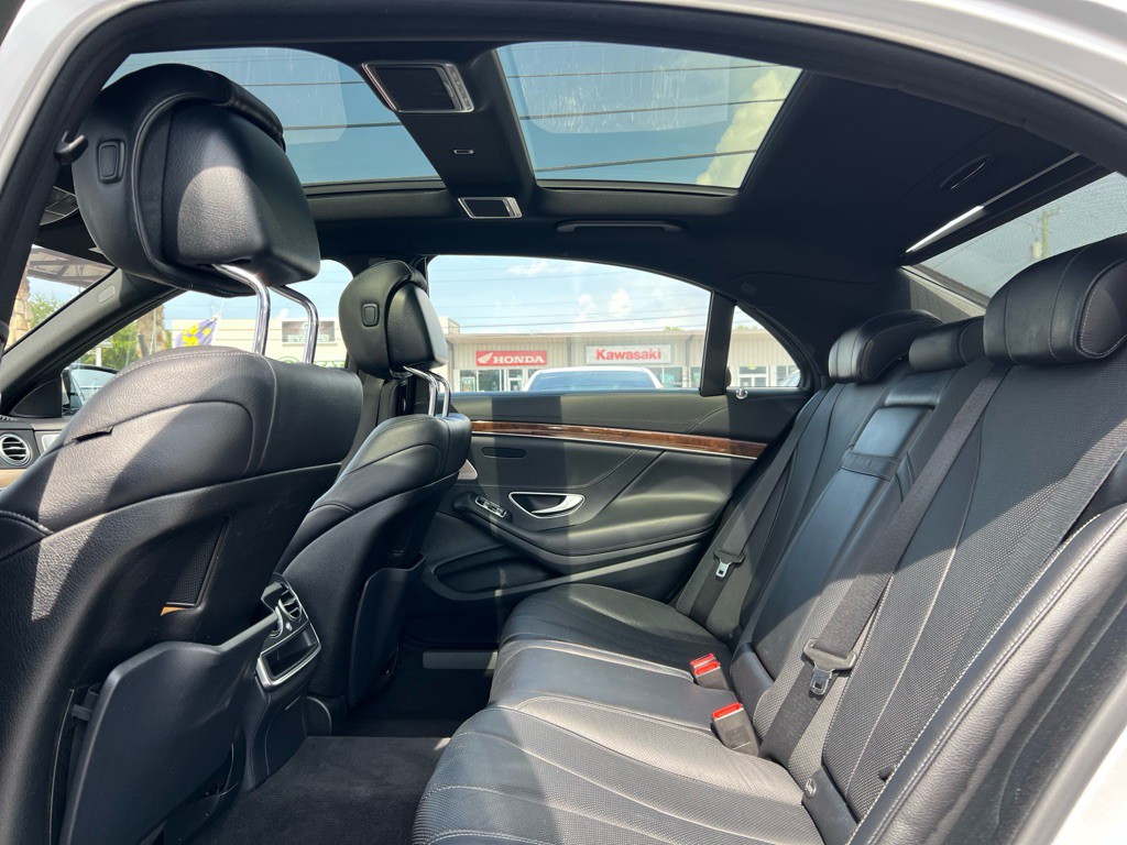 2015 Mercedes-Benz S-Class Image 12