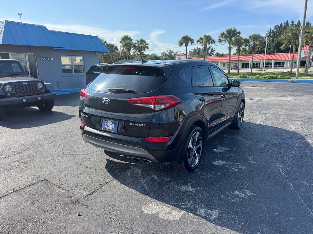 2016 Hyundai Tucson Image 8