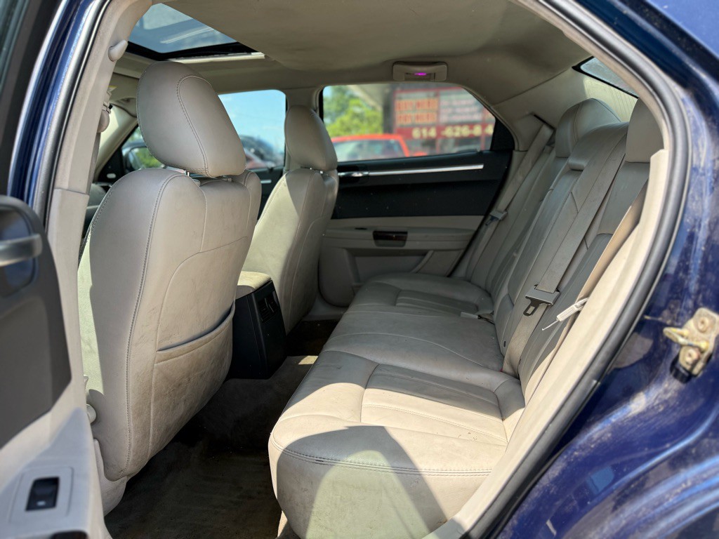 2006 Chrysler 300 Image 12