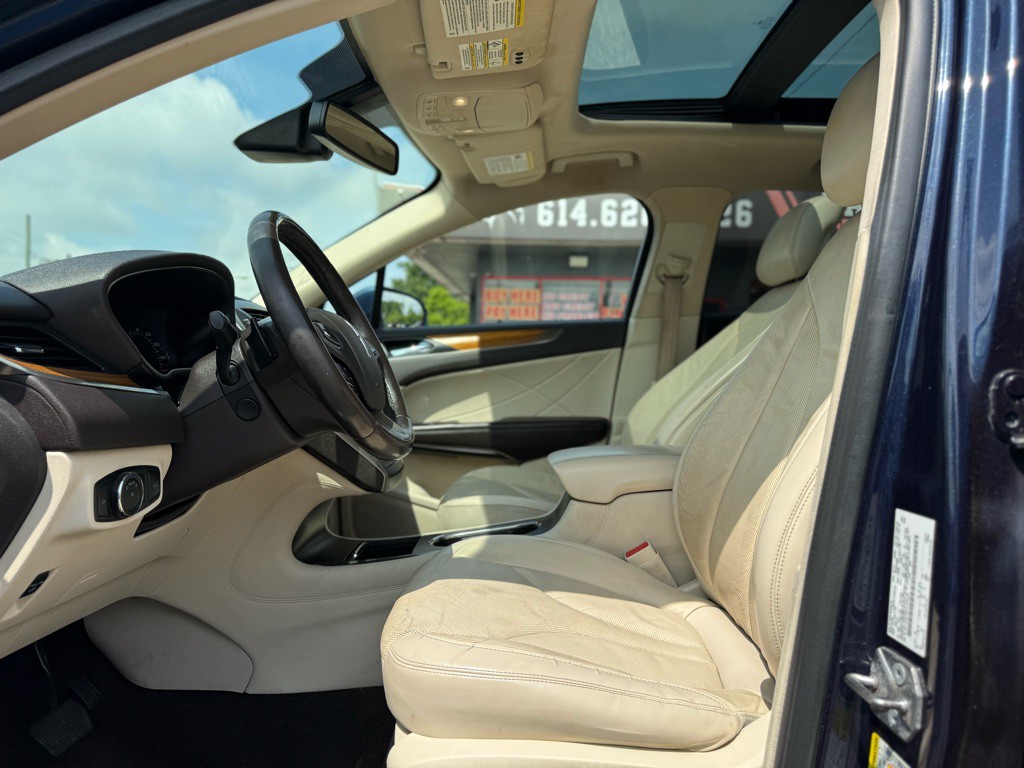 2015 Lincoln MKC Image 8