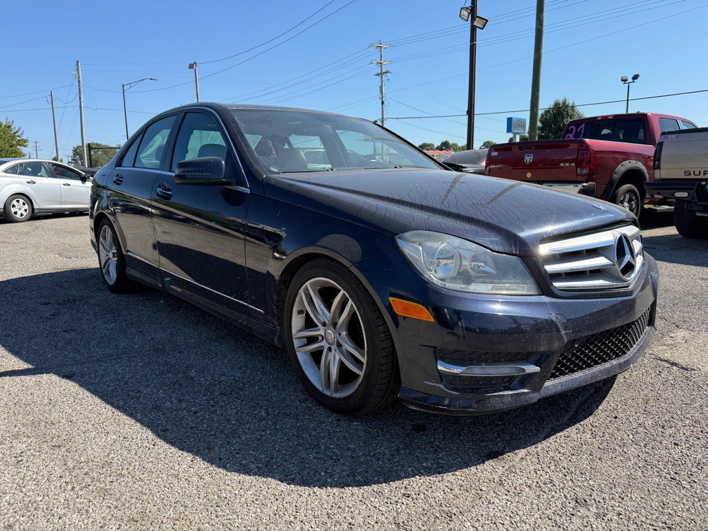 2013 Mercedes-Benz C-Class Image 2