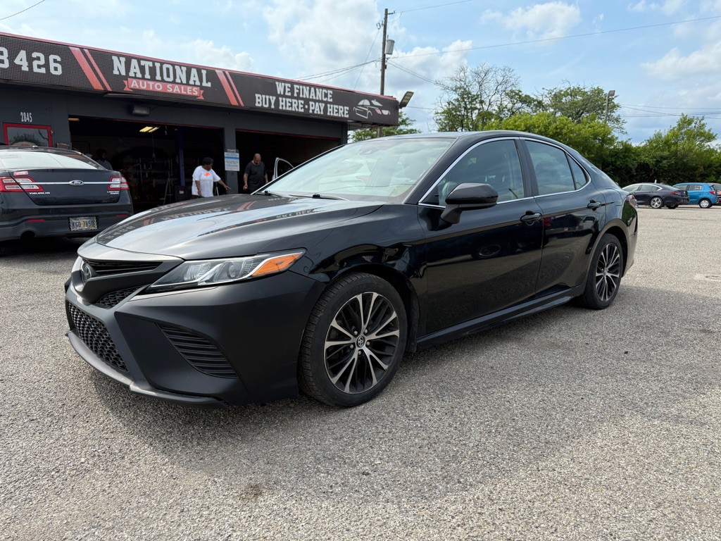 2019 Toyota Camry Image 1
