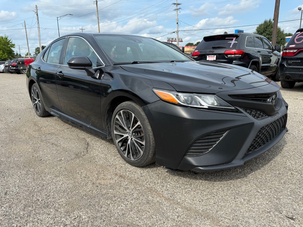 2019 Toyota Camry Image 2