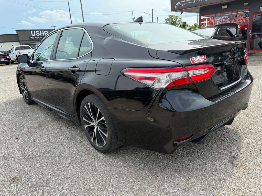 2019 Toyota Camry Image 4