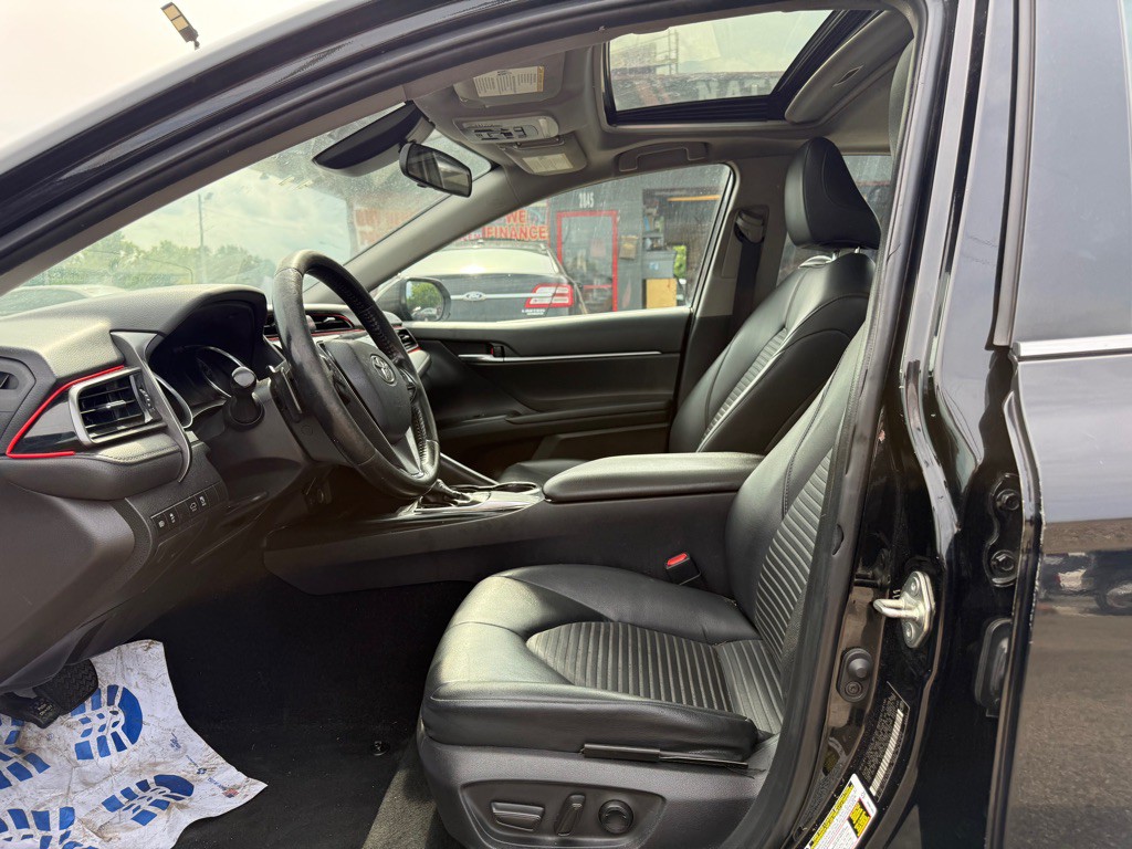 2019 Toyota Camry Image 8