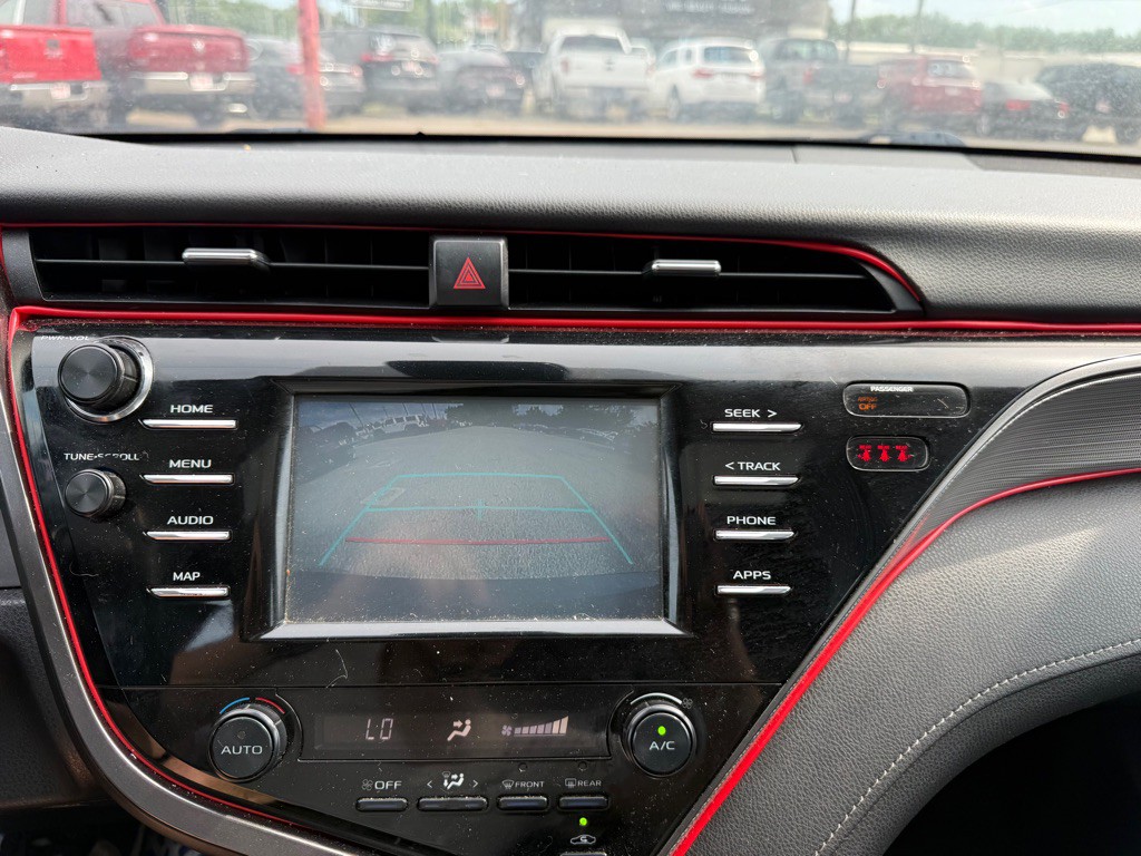 2019 Toyota Camry Image 10