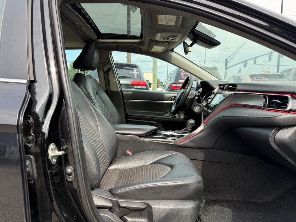 2019 Toyota Camry Image 11