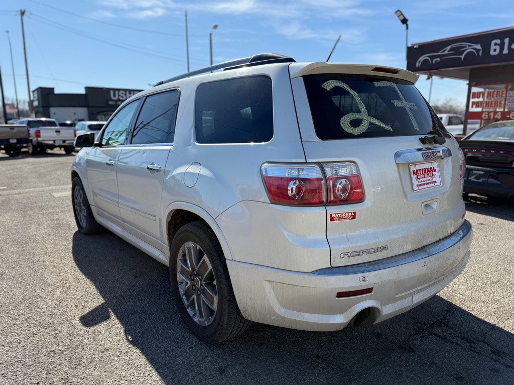 2012 GMC Acadia Image 4