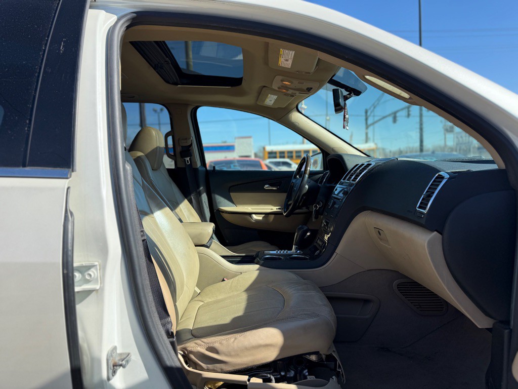 2012 GMC Acadia Image 9