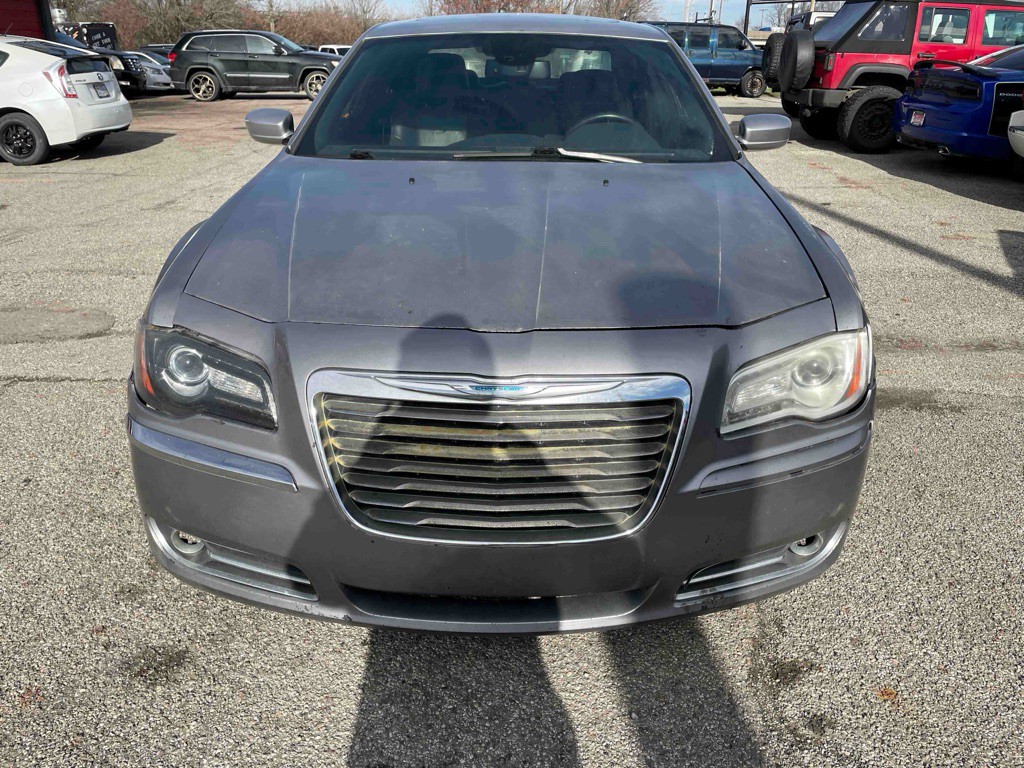 2014 Chrysler 300 Image 3