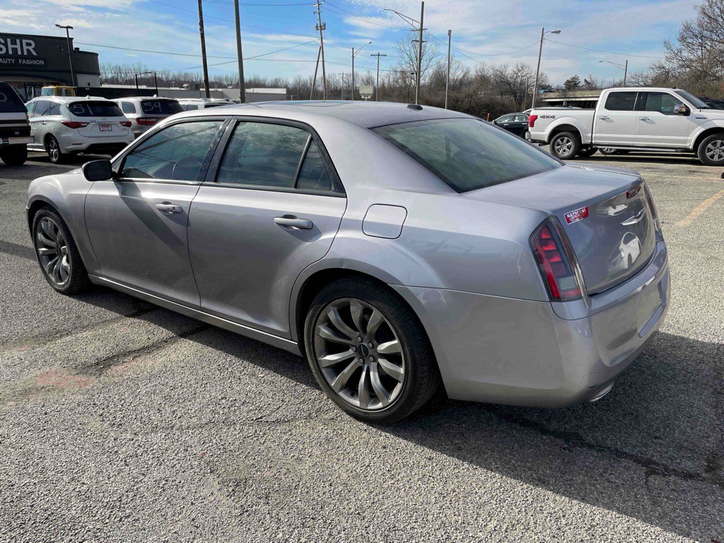 2014 Chrysler 300 Image 5