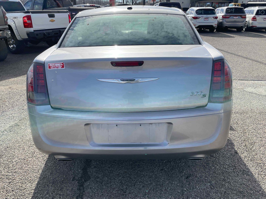 2014 Chrysler 300 Image 6