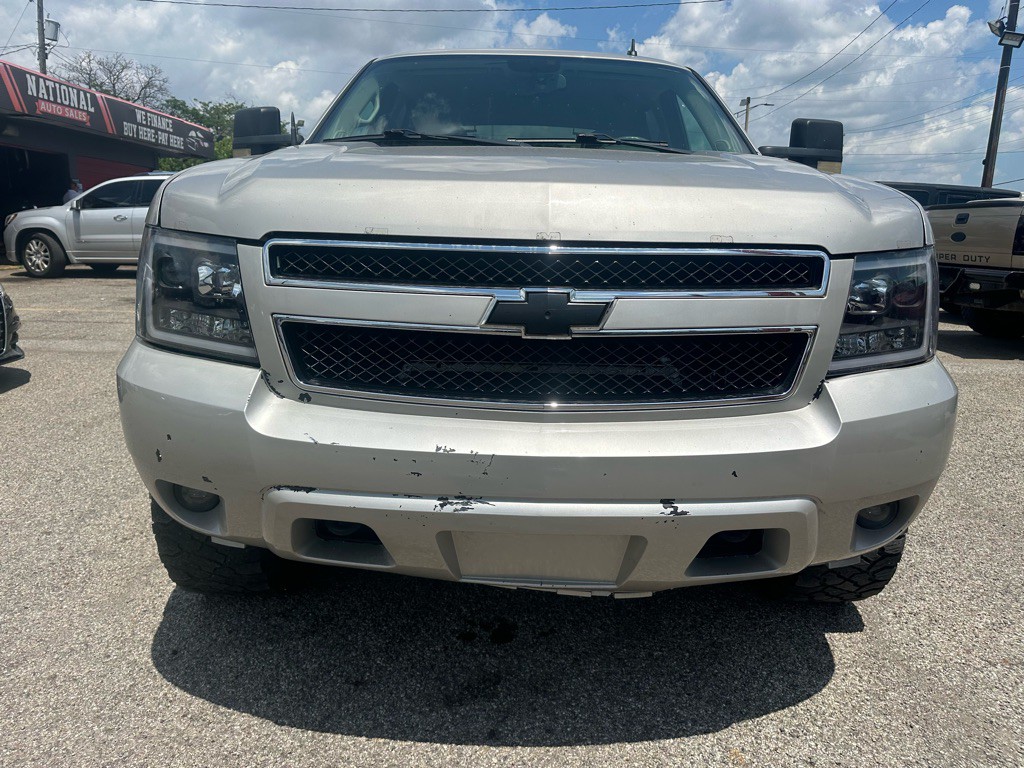 2009 Chevrolet Avalanche Image 3