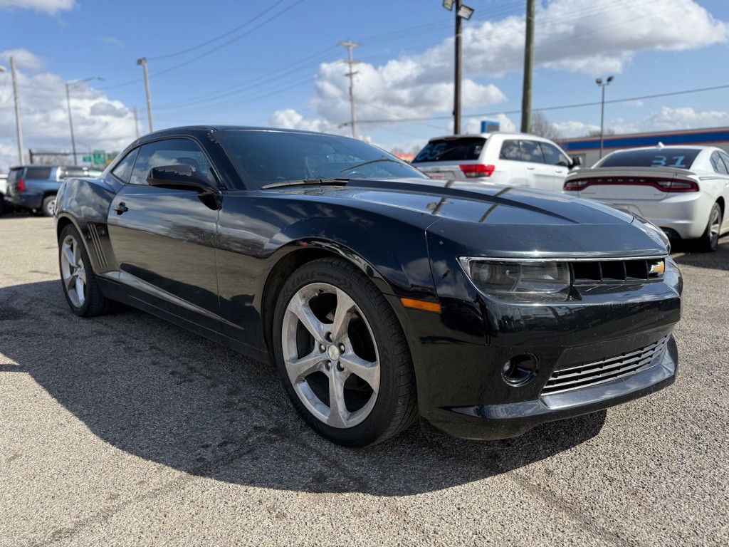 2015 Chevrolet Camaro Image 2