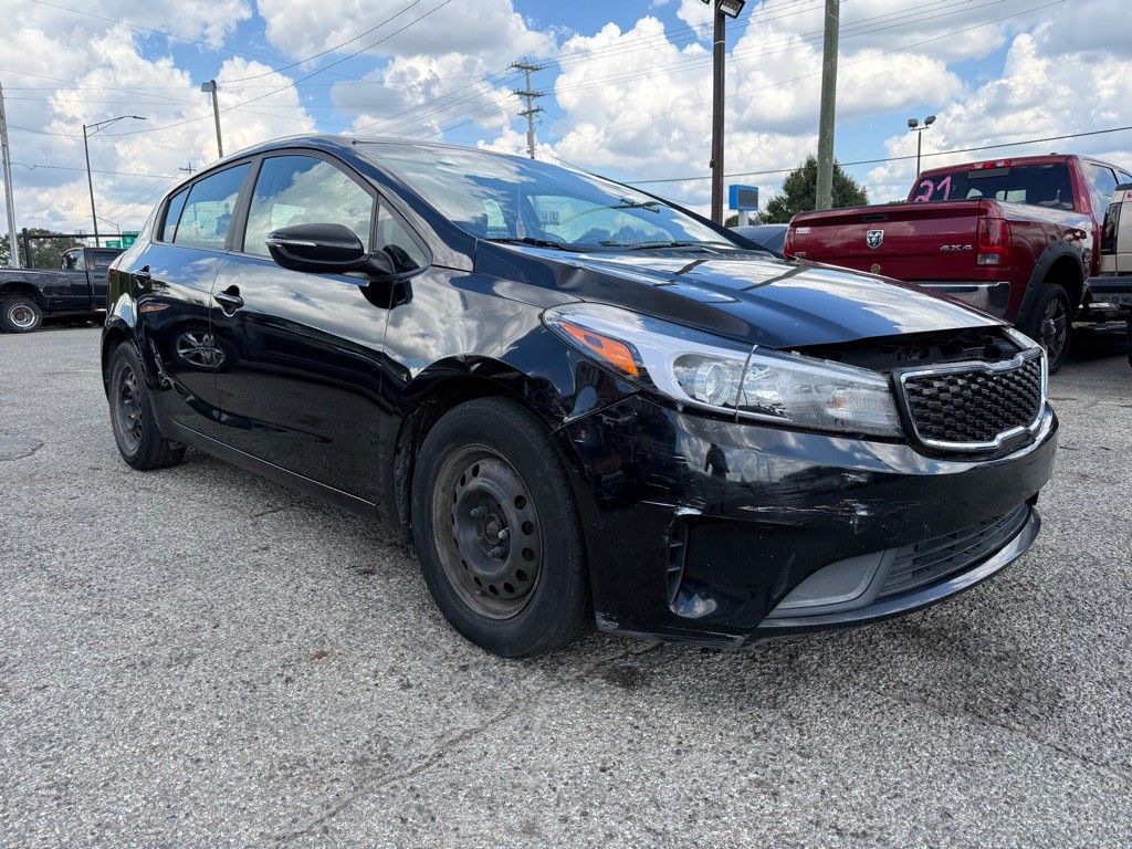 2017 Kia Forte Image 2
