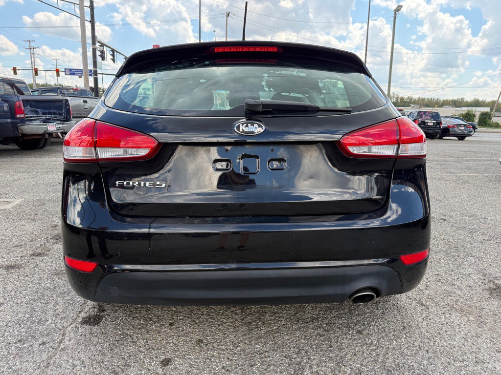 2017 Kia Forte Image 6