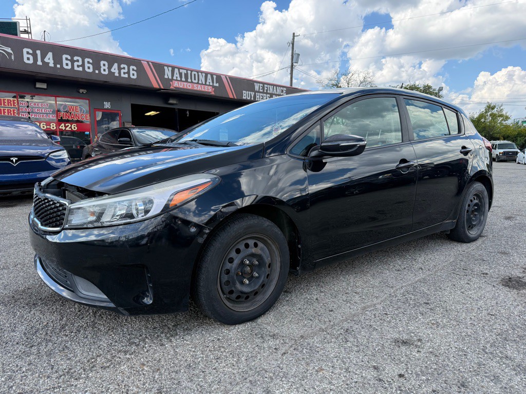 2017 Kia Forte Image 1