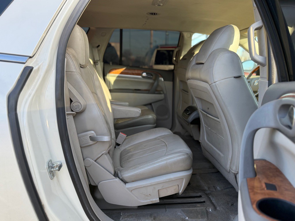 2009 Buick Enclave Image 10