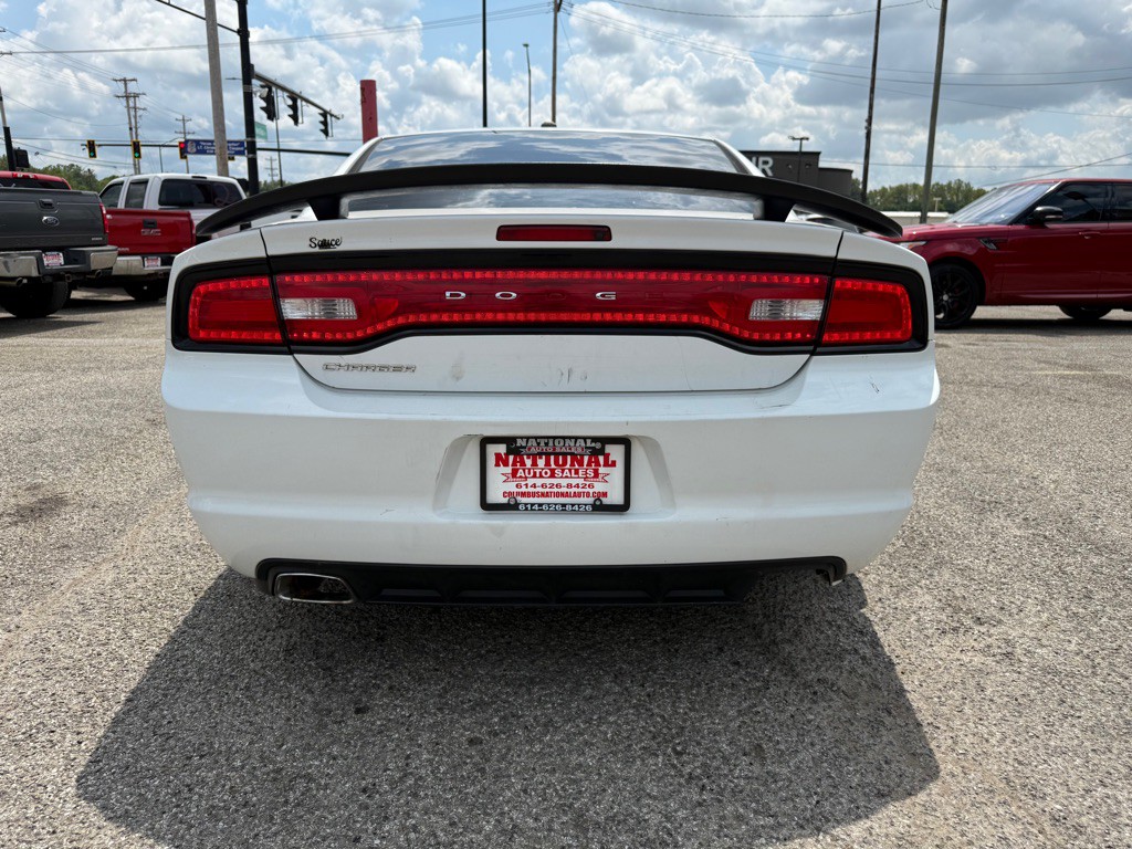 2011 Dodge Charger Image 4